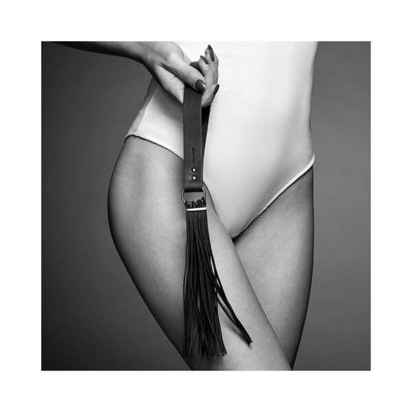 Maze Tassel Flogger